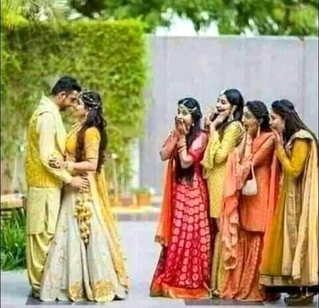 نہ کوئی پیار کا موقع، نہ کوئی بات ہوتی ہے
🌹☺️❤☺️
وہ جب بھی ملنے آتی ہے، سہیلی ساتھ ہوتی ہے..
#ZALIM ❤🌹☺️