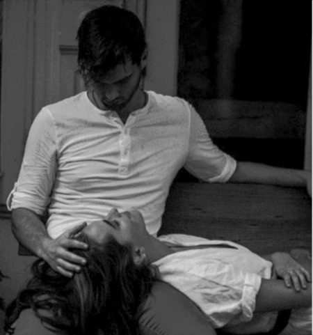 تم اپنی آنکھوں کی خیر مانگو. وہ شخص خوابوں تک آ گیا ہے🌚🥀 -