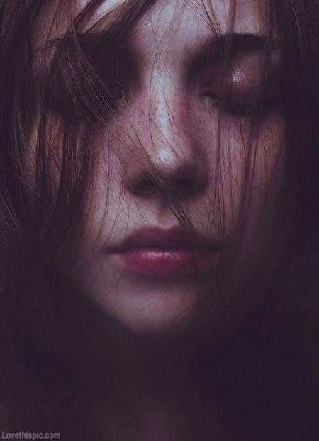 کہاں کے عشق و محبت کہاں کے ہجر و وصال
یہاں تو لوگ ترستے ہیں زندگی کے لیے