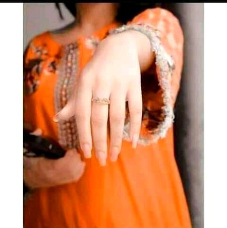 ہونٹ آنکھیں بعد کا قصہ ہے محترمہ🙂
آپ کے ہاتھ بہت خوبصورت ہیں!!⁦❤️
My Masooom GurYaa ❤️😘😘⁩⁦