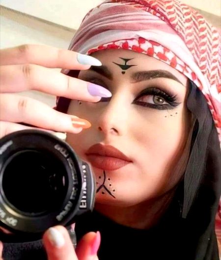 Beautiful People image