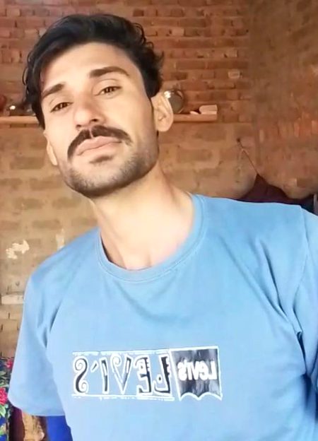 My new pic 🤗🃏 ALLAH KA shukar hai me khobsorat hon aur han ALLAH har insaan khobsorat banaya hai aap sub kise ka bhe Mazak NAHI aura karo. Chahe wo baaher se khobsorat ho .ya na hon. Agar baaher se khobsorat NAHI to os ko AP sub ye Kaho ke AP bohat khobsorat ho taake koi khsoh ho jaae AP sub ke waja se 💯🎭👈