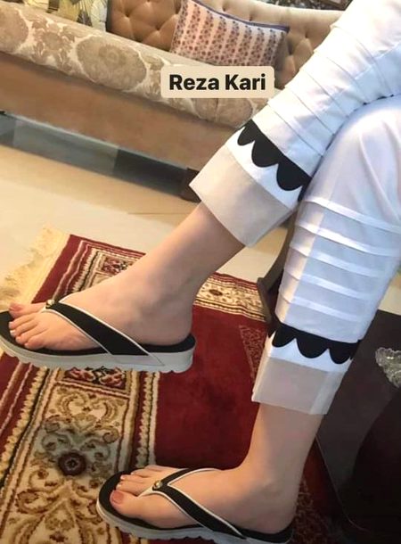 رویا تھا بہت اس کے دروازے پر دستک دے کر 
درد کی انتہا ہوگٸی جب اس نے پوچھا کے کون ھو تم