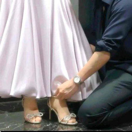 HaZaRon Mee Kisii KoO TaQdeeR Esiii😌😌....MiLii Hee AiK RanJhaa Or HeeR Jesiii😍😍....Na JaaNe YeH ZaMaaNa Kyuu ChaaHee Ree MiTaana🥀🥀....KaLanK NaHii IsHqq Hee KaJaL PiYaa🔥🔥