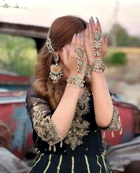 Beautiful People image