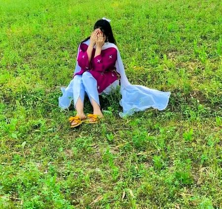 تمہارہ دل بھر گیا تھا 
اب نصیب کہ بہانے نہ بناو تسلیم کرو کہ تم تھی ہی بے وفااا۔۔۔۔۔🤐💝✔️🍂
🍂💫🧡✨🌾🦋