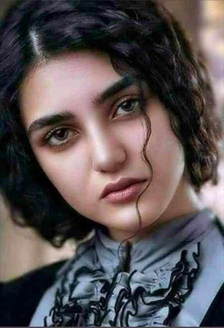کچھ تیرا شوق کچھ تیری حسرت..
اور رکھا ہی کیا ہے اب ہم میں💔Unzii🥀