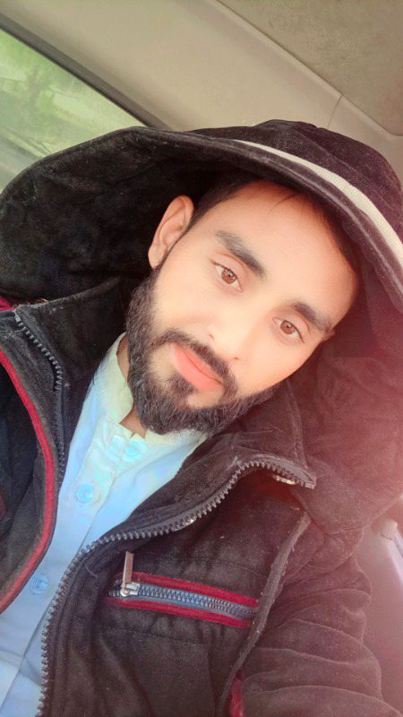 🥀:اب ہمیں دیکھ کے لگتا تو نہیں ہے لیکن
ہم کبھی اُس کے پسندیدہ ہوا کرتے تھے