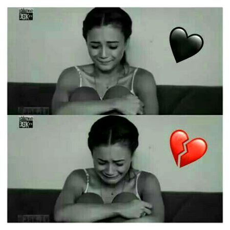 :آنسو مجھ سے پوچھ بیٹھے تم باربار ہمیں کیوں بلاتے ہو۔😭
ہم نے جواب دیا ہم یاد کسی اور کو کرتے ہیں اور چلے تم آتے ہو۔😭