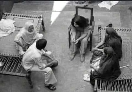 ﺍﺣﺘﺮﺍﻣﺎً ﺑﭽﮭﮍﻧﺎ ﭘﮍﺍ ﮨﻤﯿﮟ
ﻓﯿﺼﻠﮧ ﮨﻮ ﭼﮑﺎ ﺗﮭﺎ ﺑﮍﻭﮞ ﻣﯿﮟ