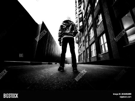 Money is my need,,, I don't need to be a star,,, They dumb Mother Fu**ers,,, Sirf Phone in k smart,,,