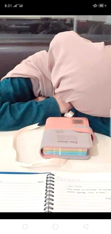 بس ایک شخص ہی کل کائنات ہو جیسے۔۔۔۔۔۔🌟
نظر نہ آئے تو دن میں بھی رات ہو جیسے...🥀
ہمارے دل کو کوئی مانگنے نہیں آیا محسن۔۔۔۔۔!
کسی غریب کی بیٹی کا ہاتھ ہو جیسے۔۔۔۔🔥 Mahii 💔