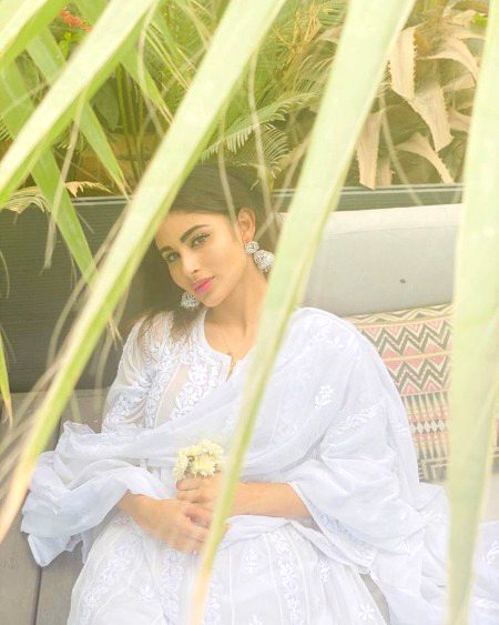 MouNi RoY!