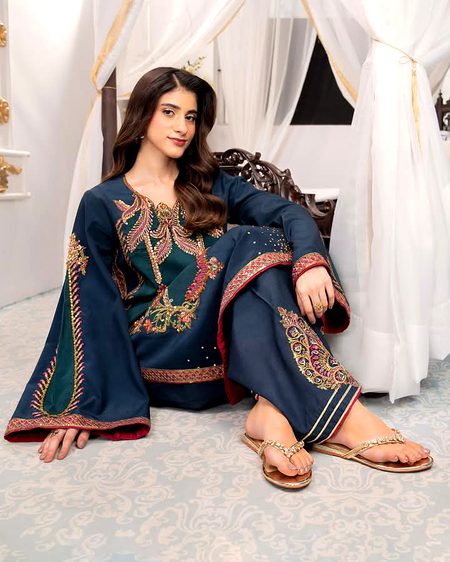 میں یہ ،وہ، اگر مگر کیا لگا رکھا هے..
یہ بتا مجھے گھر پہ کیا بتا رکھا ھے.
اور میرے سوا یہ کون اتنا خاص ھے.
جس کے نام کے آگے دل لگا رکھا ھے۔💔Unzii🥀