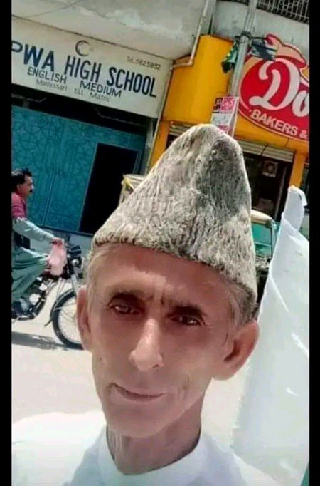 ملک کے خراب حالات دیکھ کر قائد اعظم نے سکھر سندھ میں اپنا دوسرا جنم لیا ہے ۔۔۔!!!
نوٹ یہ پوسٹ صرف فنی مقاصد کیلئے ہے ۔۔۔ شکریہ ۔۔۔