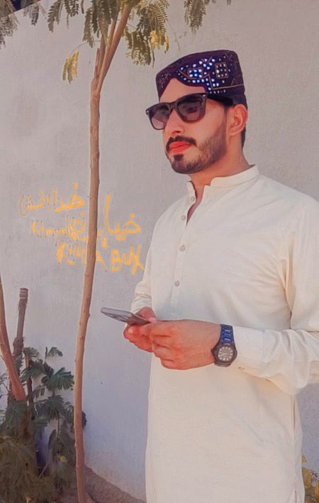 تم پہ گزرے گی تو تم بھی جان جاو گے ۔۔۔۔
 کوئی اپنا یاد نہ کرے تو کتنا درد ہوتا ہے۔۔۔۔