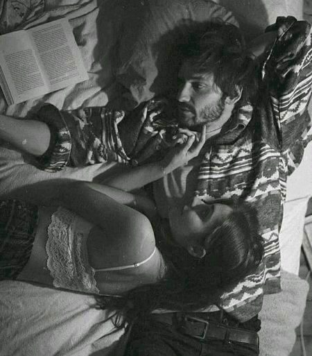 سامنے بیٹھے کبھی دیکھوں۔۔!! میں تجھ سے مخاطب ہوں تیرا حال...▼
بھی..𝐂𝐡 𝐋𝐨𝐯𝐞𝐥𝐲 𝐍𝐚𝐛𝐞𝐞𝐥❦დ❤ پوچھوں۔۔!! تو اشک ہی بن کے میری آنکھوں میں سما جا۔۔!! میں آئینہ دیکھوں تو فقط تیرا عکس دیکھوں۔۔!! 🖤🖤