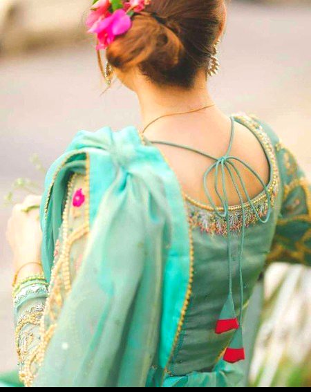 Mujy se melna ho to mery شہر چلے aana یہ yhan whan ki khabry tumhein بدنام kry gei
جُگنو 💕