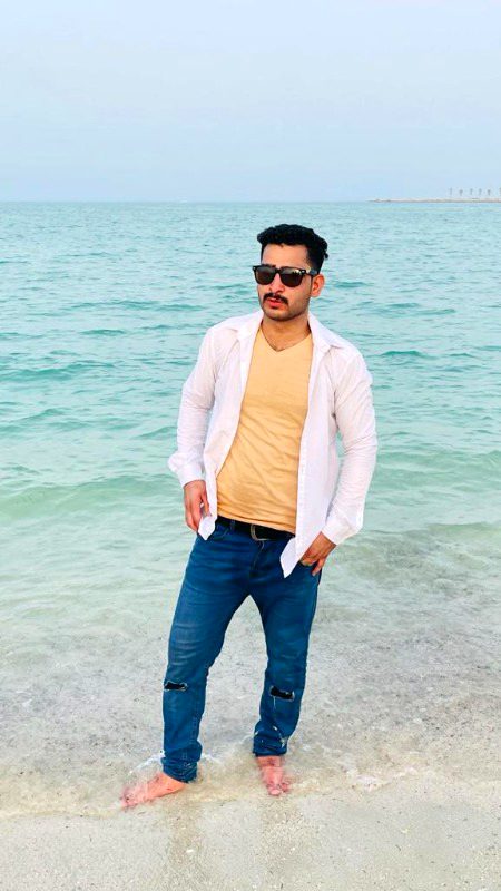 At Alghariya Beach QATAR 🇧🇭🇧🇭😍😍✌️✌️ Kaisa lag raha hun..o2