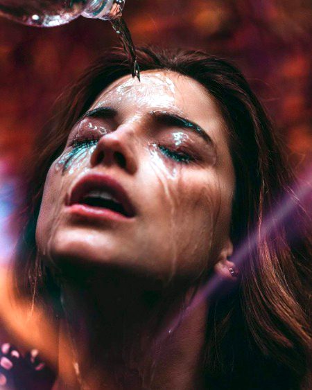 نیند کو گالیاں تو بنتی ہیں
اِک نمبر سے رات کئی بار فون آیا