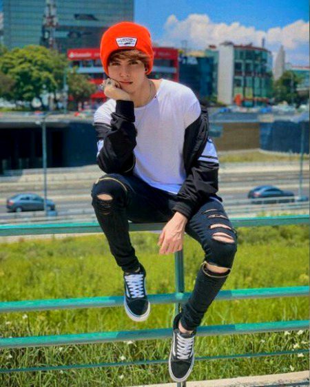 Beautiful People image