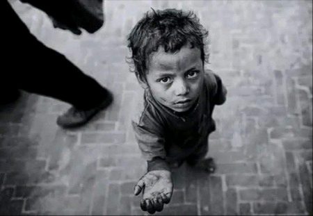 روزہ فرض بھی نہیں مُجھ پر
 پھر بھی کل سے کُچھ نہیں کھایا