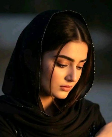 پردہ آنکھوں سے ہٹانے میں بہت دیر لگی🦋
ہمیں دنیا نظر آنے میں بہت دیر لگی..¡¡¡¡✍️
نظر آتا ہے جو ویسا نہیں ہوتا کوئی شخص 💯
خود کو یہ بات بتانے میں بہت دیر لگی..¡¡¡✍️