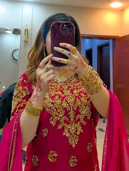 ہر وہ چیز جو  میں نے خوشی کے ل اپنائی۔۔۔۔۔وہ دکھ میں بدل گئی۔۔🙂🖤