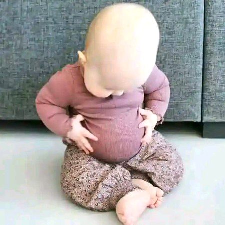 میں نے تو تھوڑا سا کھایا ہے
پتہ نہیں لوگ کیسے اتنا کھا
 لیتے ہیں 🙄🤔🥘🫕🥣🥗