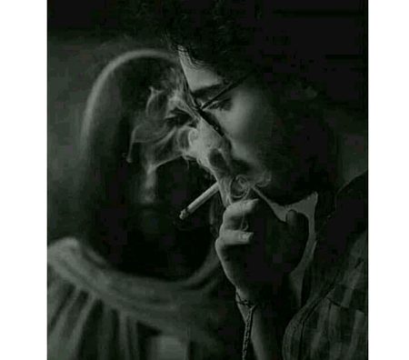 تجھ سے بچھڑ کے ہم بھی مقدر کے ہو گئے
پھر جو بھی در ملا ہے اسی در کے ہو گئے
پھر یوں ہوا کہ غیر کو دل سے لگا لیا
اندر وہ نفرتیں تھیں کہ باہر کے ہو گئے
احمد فراز