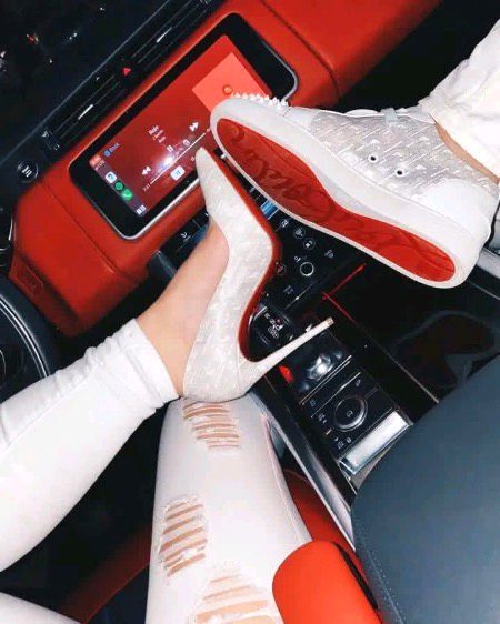 لڑکے بےوفا نہیں ہوتے وہ بس کنفیوز ہوتے ہیں کہ کون سے والی زیادہ پیاری ہے 😒😼