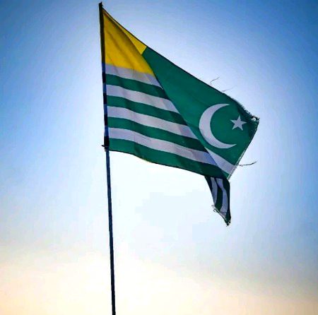 اپنا الم ہے رنج ہے غم ہے محن ہے
 مگر اپنا وطن اپنا وطن ہے❤️