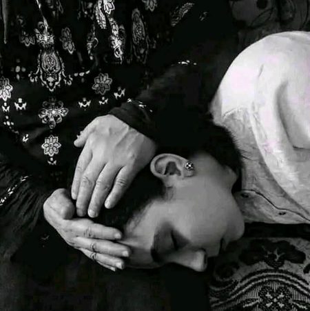 ہم نے تو تم سے محبت کی امیدیں کی تھیں.. 
تم نے بھی  دن وہ ہی دکھلائے جو دیکھے نہ گئے💔Unzii🥀