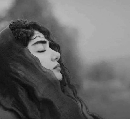 خود کو کسی کے ترازو میں نہیں تولتی میں 
میری مرضی نہیں ہوتی تو نہیں بولتی میں 
🔥🔥🔥