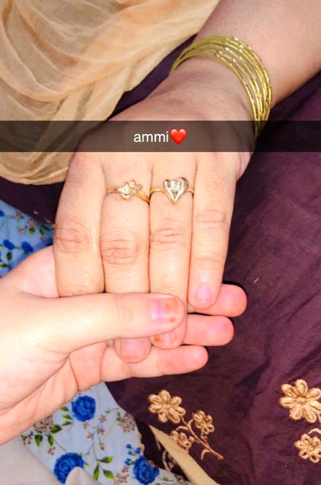 اس دنیا میں کوئی بھی آپ کی خیر خواہی نہیں کرتا سوائے آپ کی ماں کے۔ 🫀🙂