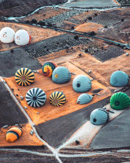 Hot Air Balloons getting ready to go in the Air😍
Cappadocia 🇹🇷