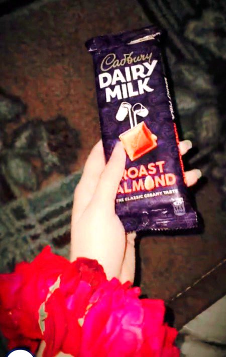 Kisi ko khani hai kya 🍫🍫🍫