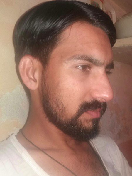 Kaya  Wafa ki  baatin krty ho Murshad  humy Elam hai ky duniya  filam hai