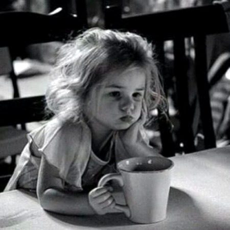 بس سوالات کے دیتا ہے جوابات مجھے•
بات ہوتی ہے مگر！ بات نہیں ہوتی ہے•
🍂