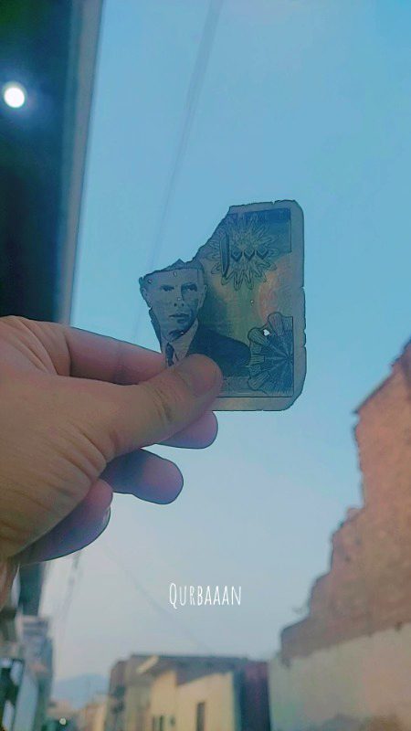 Meri tarf se eidi leylo 🤭