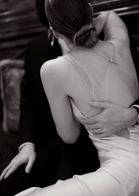 تجھ سے منسوب میرے دل کے فسانے سارے
میری شاعری میں بھی تیرے رنگ بستے ہیں
تو نے بخشے ہیں محبت کے کئی ڈھنگ مجھے
تیرے ہر رنگ اب تو میرے سنگ سنگ بستے ہیں۔۔🥀