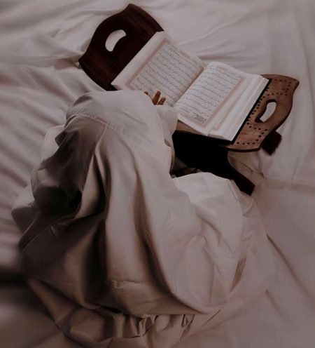 خُود کو اعتکافــــ بیٹھا, خُود کے اندر..
تیرے وَجود سے بڑھ کر کوئی مسجد نہیں۔💔Unzii🥀