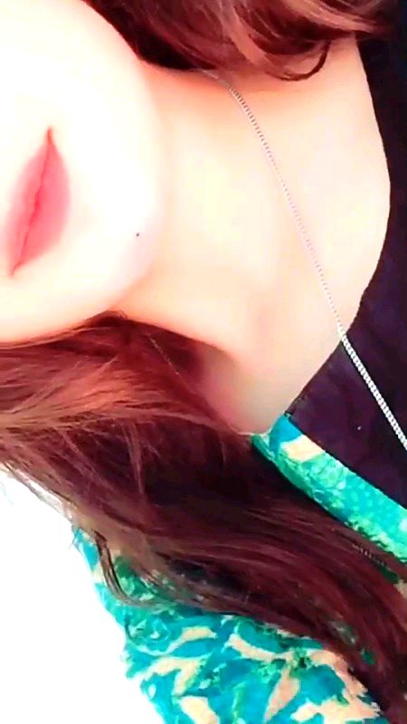 کڑوے مزاج کی نیم چڑھی لڑکی ہوں✌😎