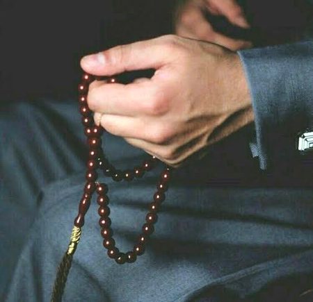 میں آدم زاد ہوں مولا تو مٗجھکو جانتا تو ہے
کہ زیادہ آزمائش پر میں جـنت ہار جاؤں گا