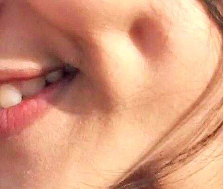 ہونٹ پر تل ہے جان لیوا سا ۔ 😍 گال پر ایک کھائی ۔۔ اف توبہ ۔۔ !!! ۔