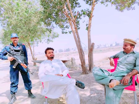 اگر درخت کے پتے گر کر دوبارہ نکل سکتے ہیں
تو.
ہم ناکام ہوکر کامیاب بھی ہوسکتے ہیں.