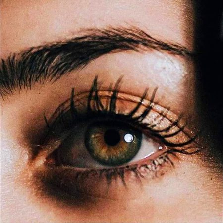واقف غم۔۔۔۔۔۔متبسم۔۔۔۔۔۔متکلم۔۔۔۔۔خاموش:-
تم نے دیکھی ہیں کہیں ایسی نرالی آنکھیں؟🔥 Mahii 💔