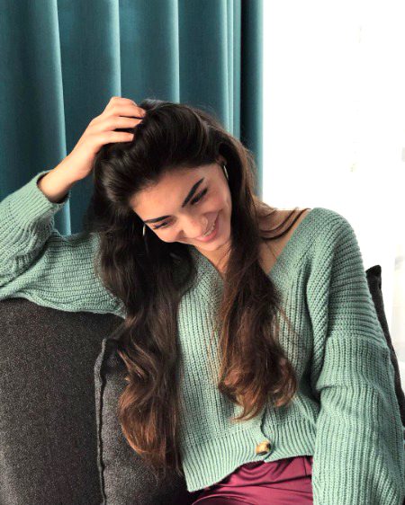 توڑ کے لوگ دل لوگوں کا
مرضی رب کی بنا دیتے ہیں