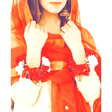 محبت ہی اس کائنات کا اسمِ عظیم ہے
لوگ ذروں کی طرح ہوتے ھیں
 محبت انھیں کائنات بناتی ہے۔
#Zoya