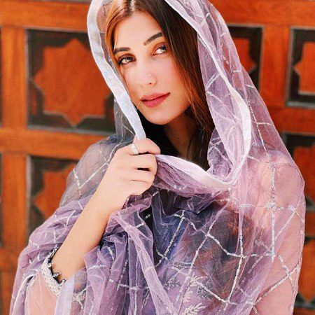 اگر تم ہمکو ، ذرا سا بھی ، غور سے دیکھو
رہے گا ، آٹھ پہر تک ، خمار آنکھوں میں ❤️